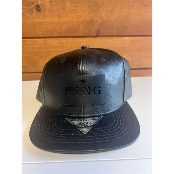 Zion KING METAL PATCH DETAILING PU SNAPBACK CAP Black NWOT - Picture 1 of 5